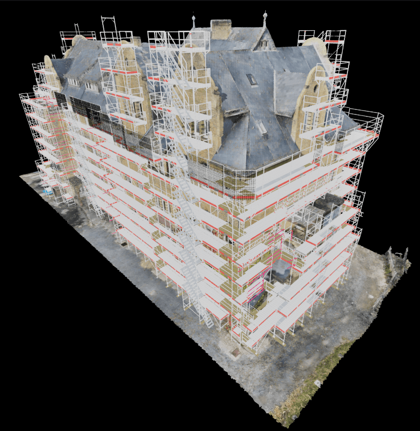 Digitales 3D-Modell eines historischen Gebäudes, das vollständig von einem weißen Baugerüst umgeben ist.